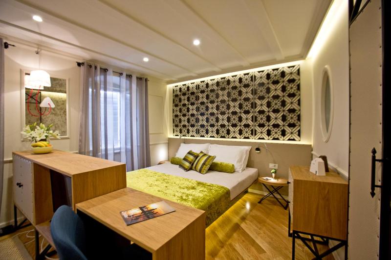 Deluxe Two-Bedroom Apartment image 3