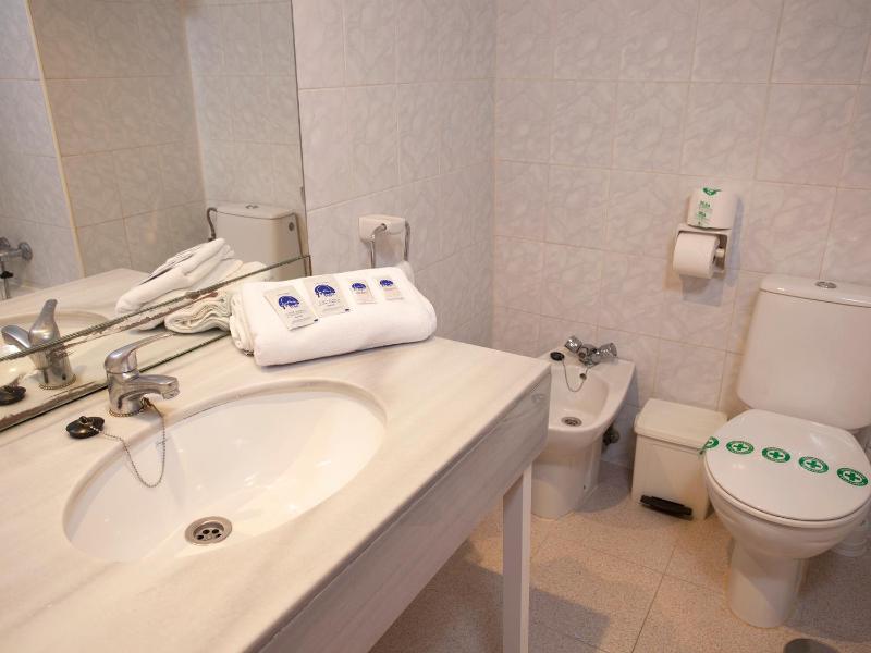 Single Room image 4