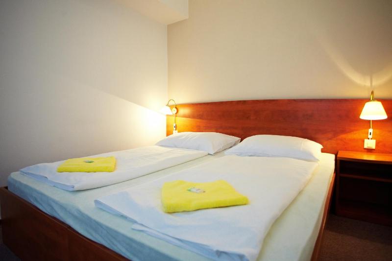 Double Room image 4