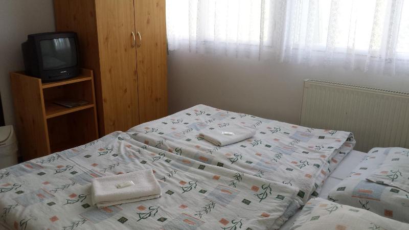 Double or Twin Room with Shared Bathroom image 2