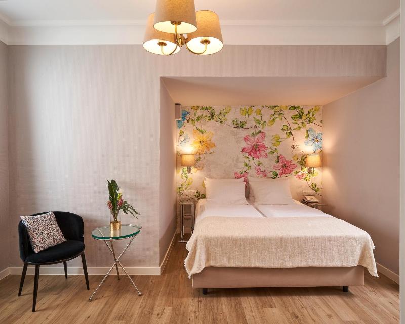 Hotel Monopol - Central Station - image 15