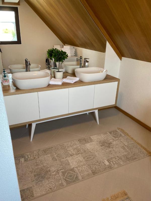 Three-Bedroom Apartment image 3