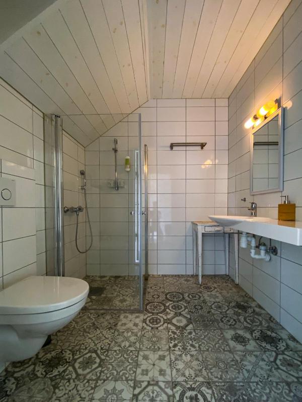 Double or Twin Room image 4