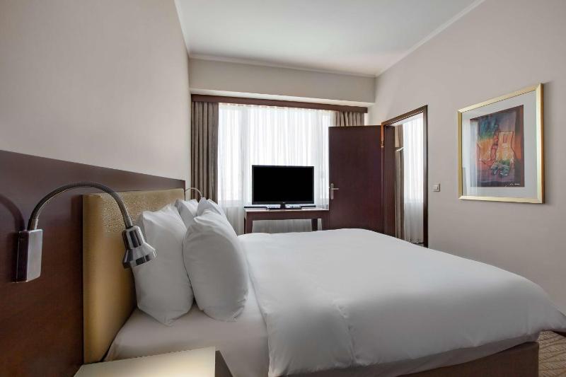 Suite with City View image 1