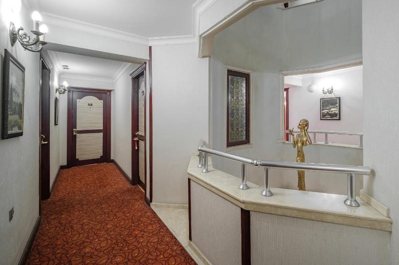Inside View Room image 4