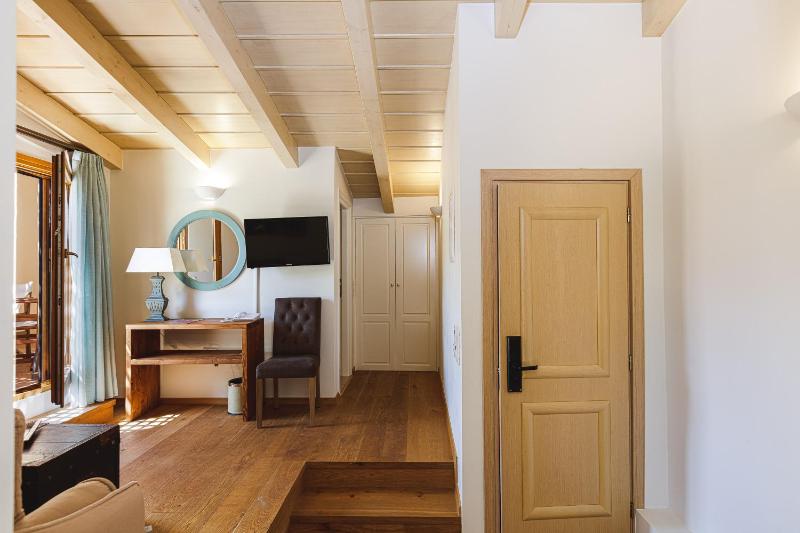 Z Boutique Hotel - image 9