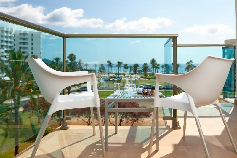 Junior Suite with Sea View image 4