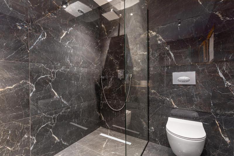 Suite with Sea View image 3