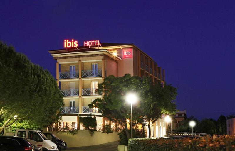 ibis Hyeres Centre - image 36