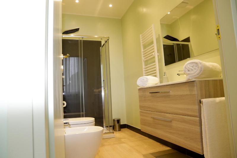 Deluxe Double Room image 3