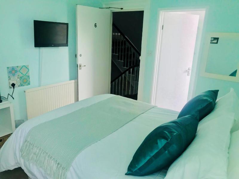 Double Room with Private Bathroom image 1