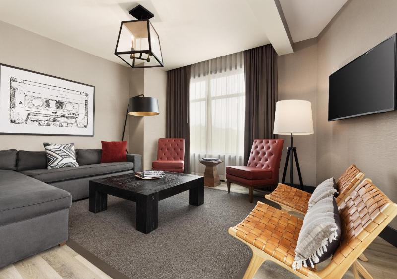 One Bedroom Red Rocks King Suite  - Non-Smoking