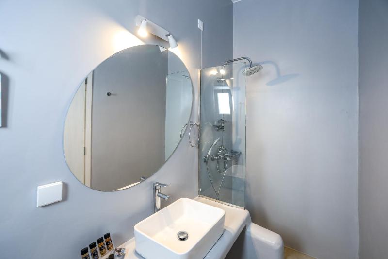 Comfort Triple Room image 3