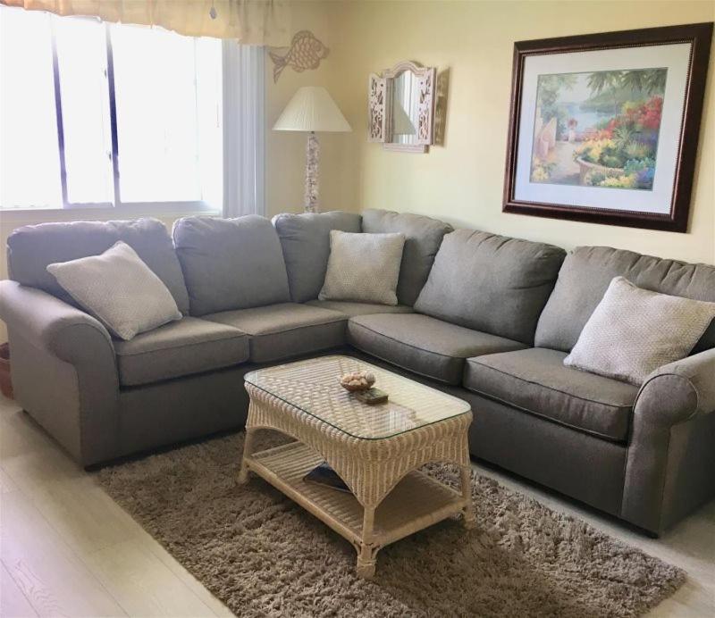 One-Bedroom Condo image 3