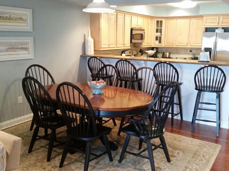 Three-Bedroom Condo image 3