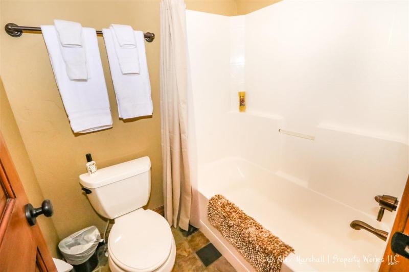 Four-Bedroom Holiday Home image 2