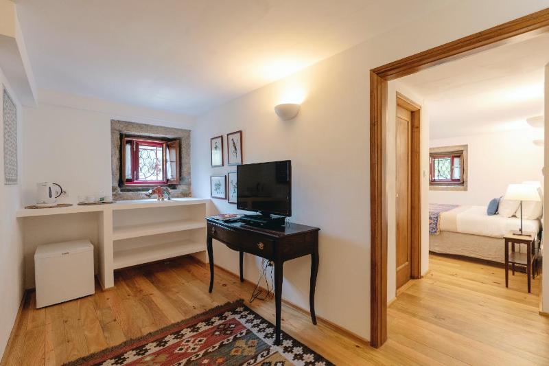 Double or Twin Room image 4