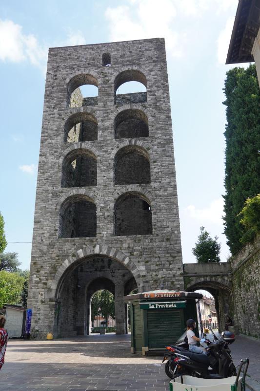 Casa Giovio Elegant Historic Residence in the heart of Como - image 14