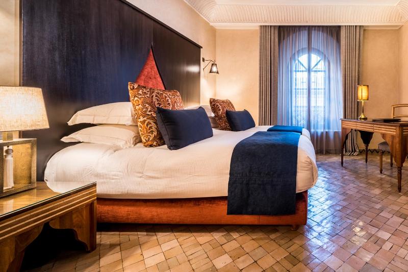 Deluxe Room image 3