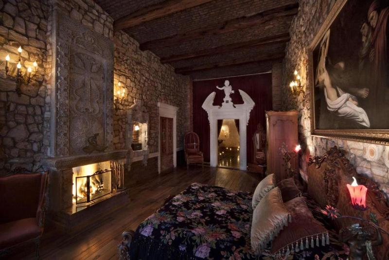 Signature Suite image 4