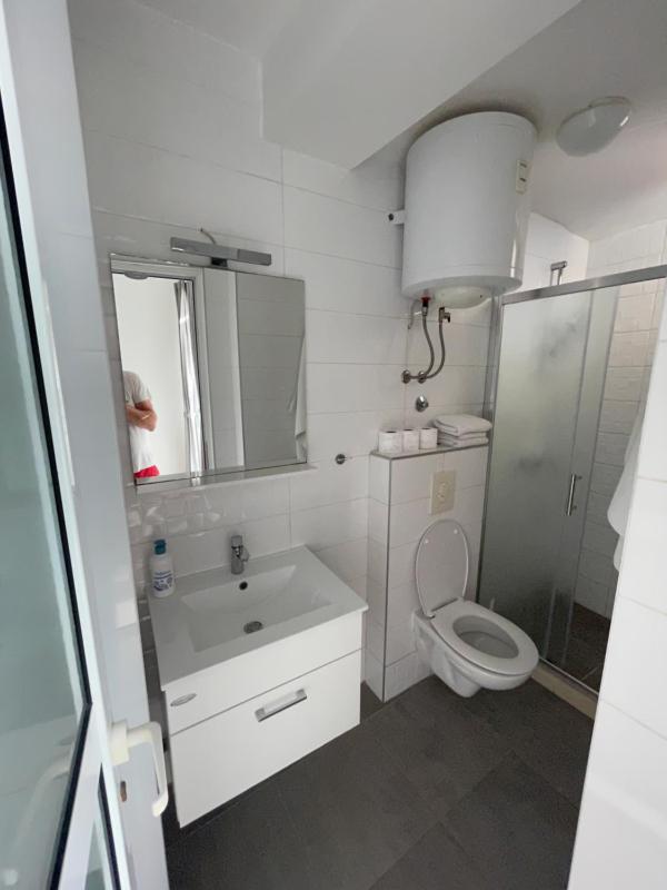 One-Bedroom Apartment image 3