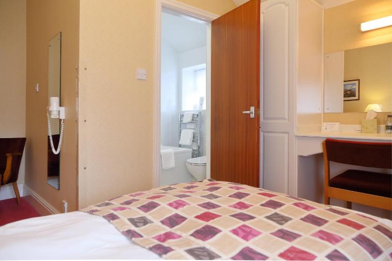 Single Room image 3