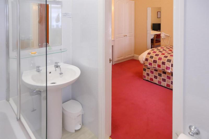 Saxonville Hotel - image 7