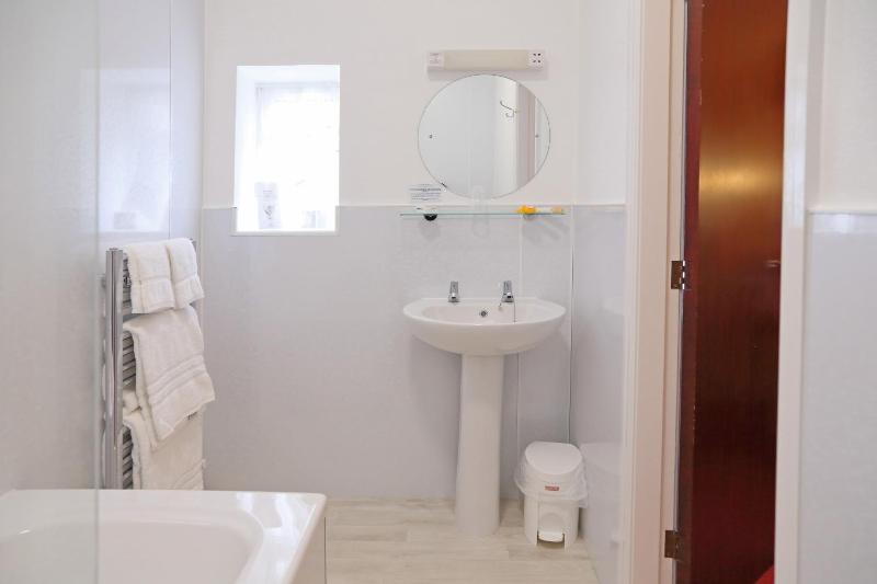 Saxonville Hotel - image 32