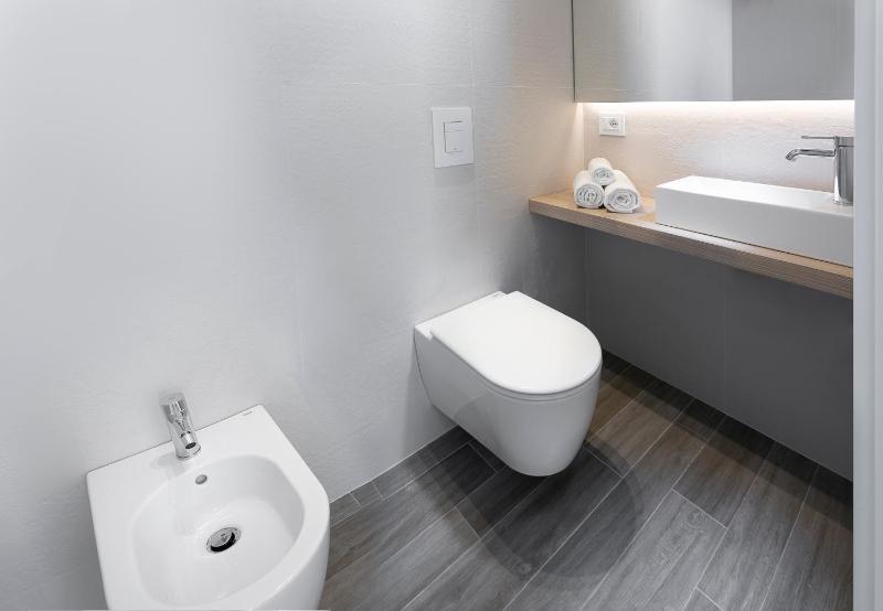 Suite with Spa Bath image 2