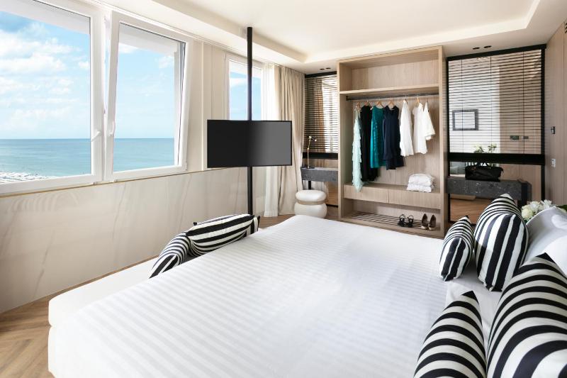 Suite with Balcony image 4