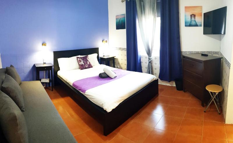 Deluxe Double or Twin Room image 1
