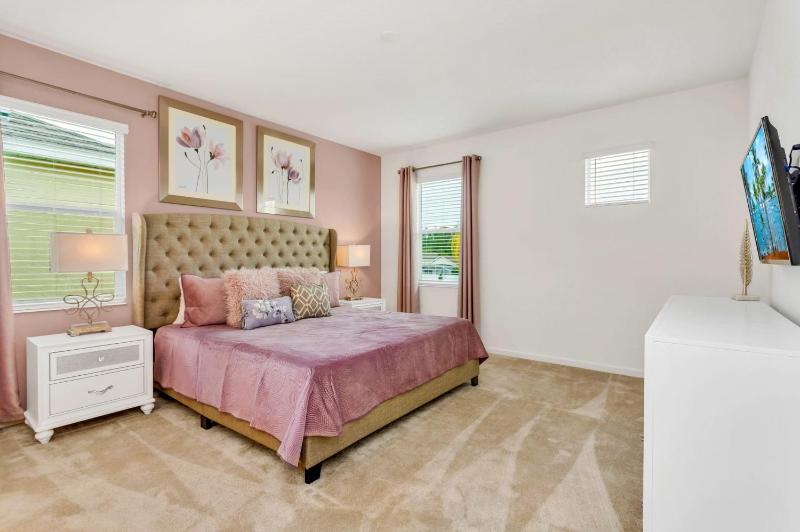 Holiday Home image 2