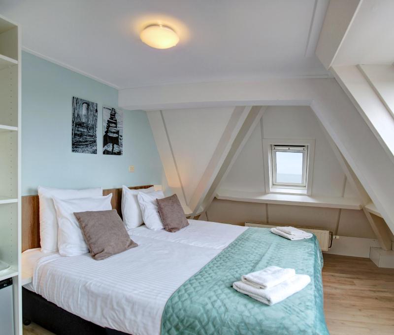 Triple Room image 2