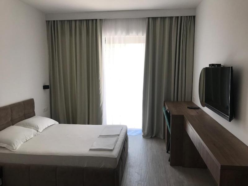 Double Room image 1