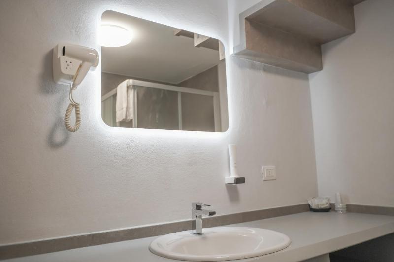 Quadruple Room (4 Adults) image 4