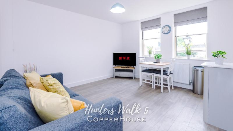 Chester City Centre apartments with parking - image 22