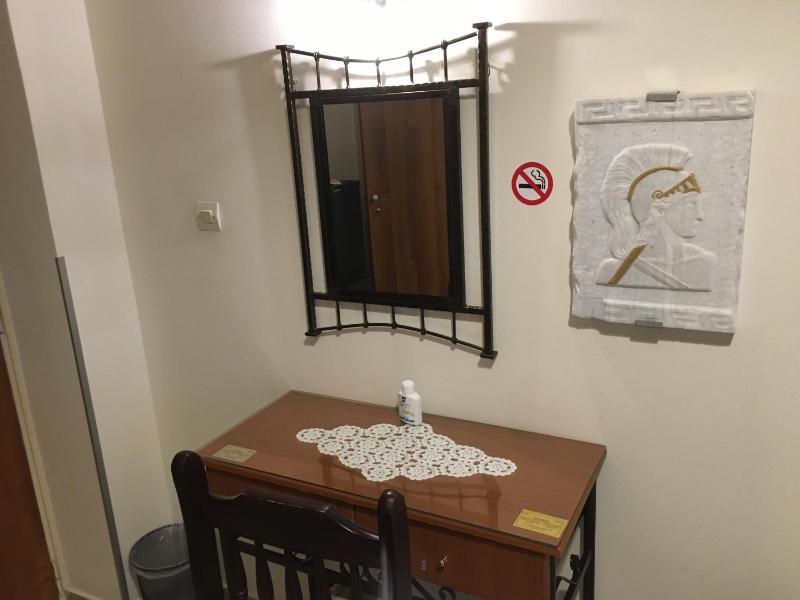 Standard Twin Room image 3