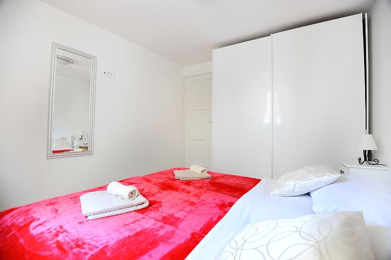 Duplex One-Bedroom Apartment with Patio image 3