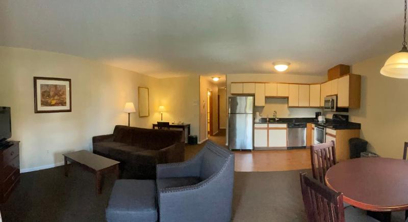 Standard Double Suite image 3