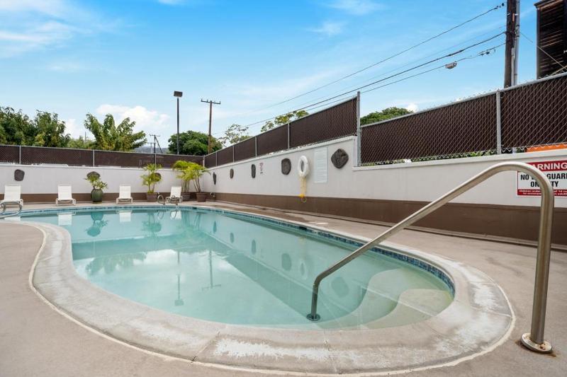 One-Bedroom Apartment image 4