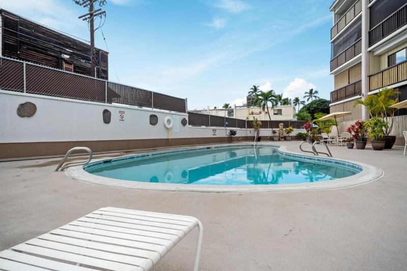 One-Bedroom Apartment image 2