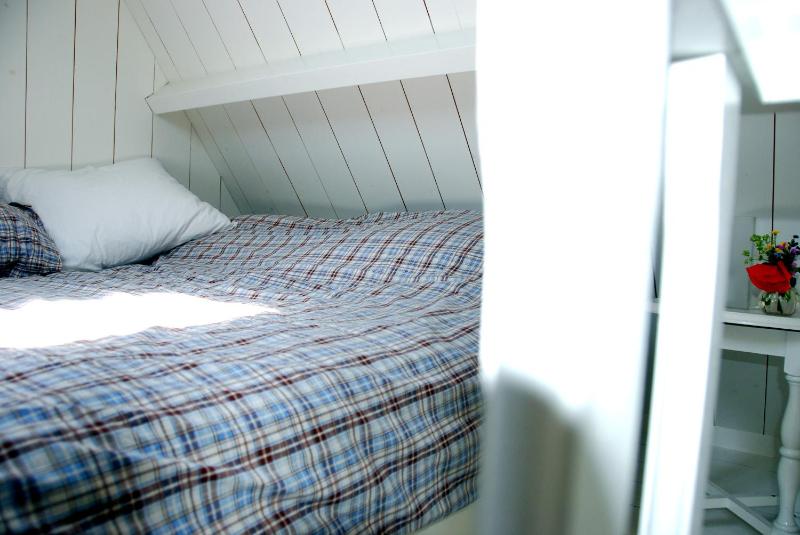 One-Bedroom House image 2