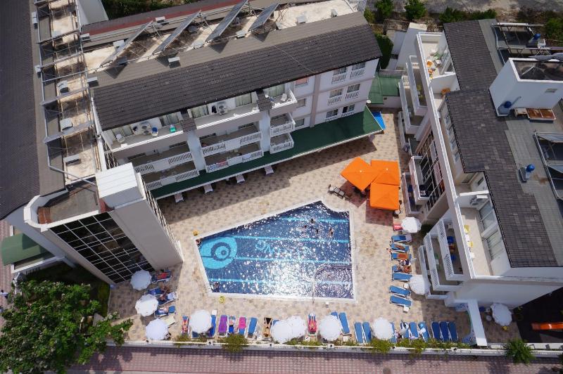 Double Room with Balcony (2 Adults + 1 Child) image 1