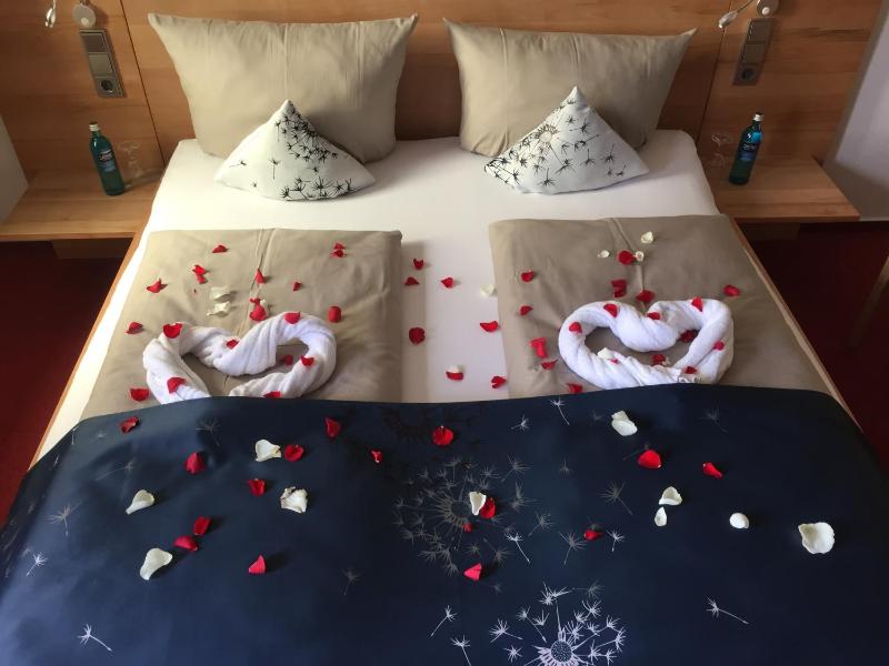 Deluxe Double Room image 2