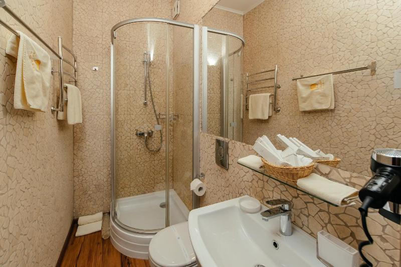 Budget Double Room image 3