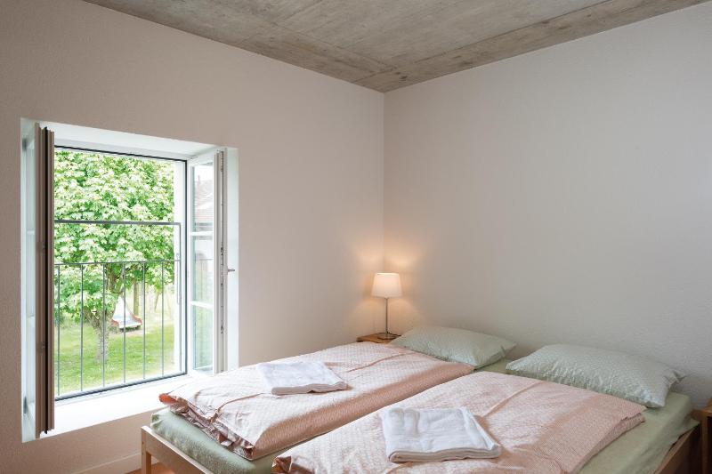 Standard Single Room with Shared Bathroom image 1