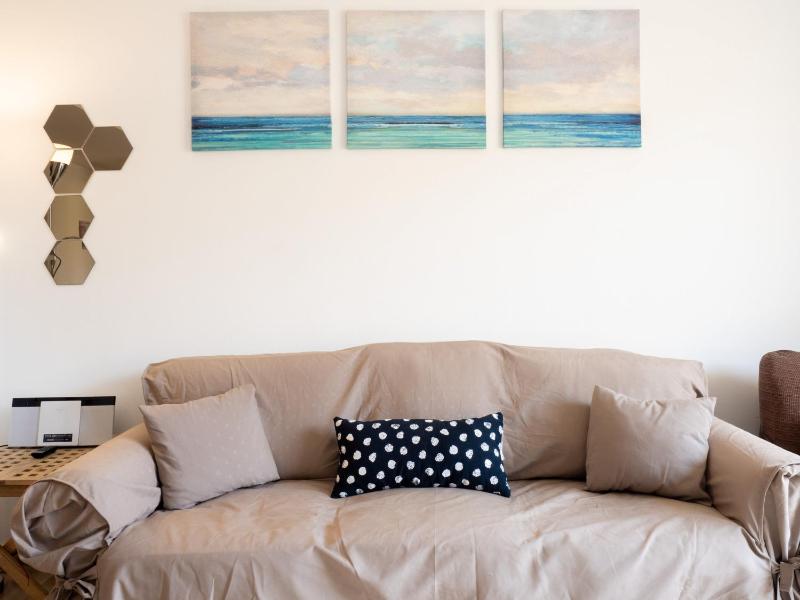 2263 - Beautiful apt close from beach with pool - image 23