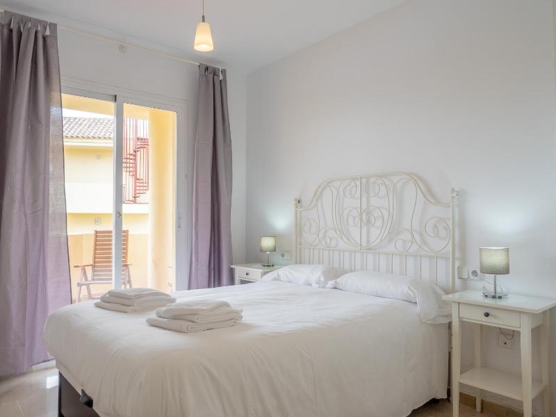 2263 - Beautiful apt close from beach with pool - image 3