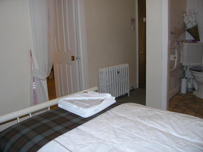 Single Room with Shower image 1