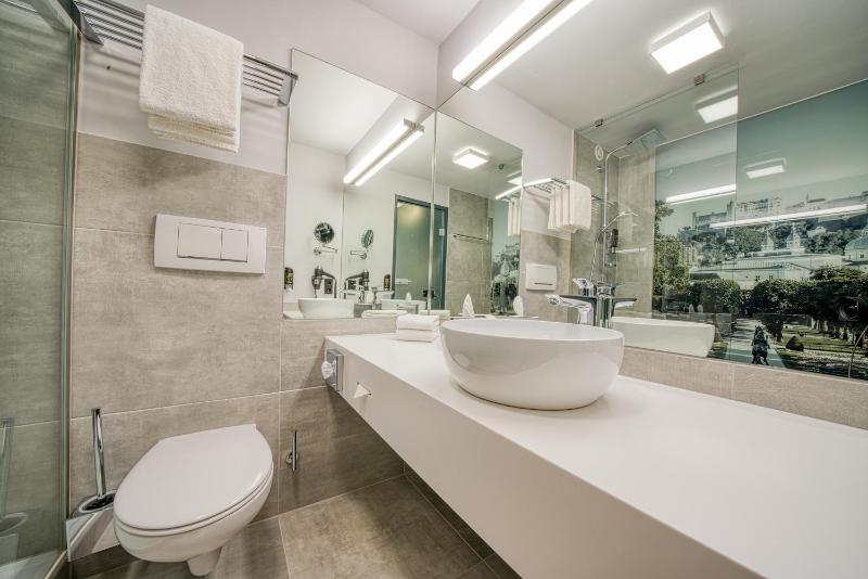 Junior Suite image 2